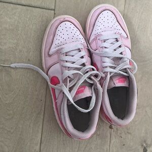Pink nike dunks